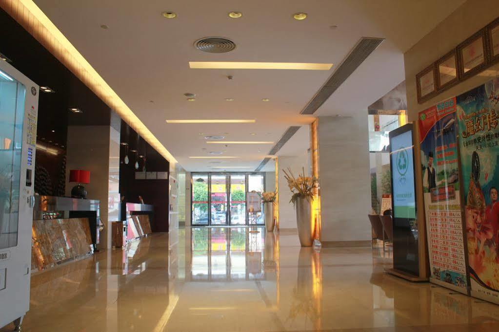 Vienna Hotel - Guangzhou South Railway Station Branch Экстерьер фото